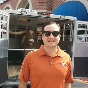 Meet your Posher, Luis